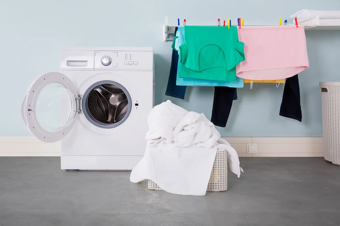 Wäschewaschen mit Waschmaschine